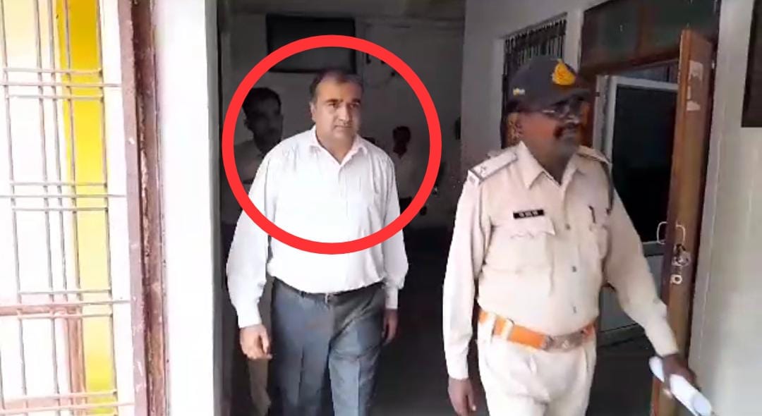 MP News: Former commissioner of Satna Municipal Corporation sentenced to five years for bribery