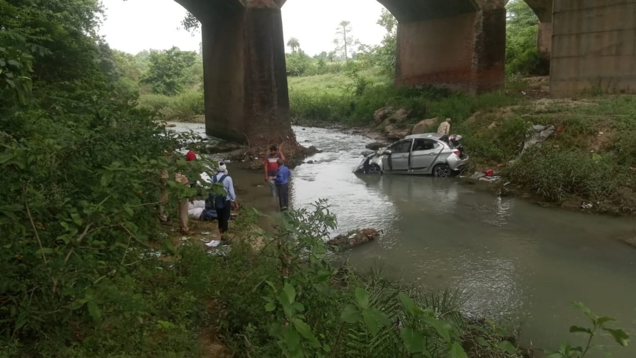 Two died in an accident in Kamlapur Thana kshetra in Sitapur.
