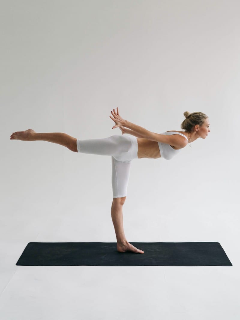 Benefits of Vrikshasana and How to Do Tree Pose Step By Step in hindi