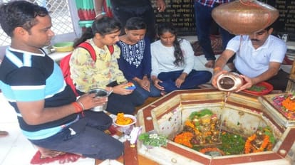 सावन मास का श्रीगणेश: हर-हर, बम-बम से गूंज उठे शिवालय, भक्तों ने किया जलाभिषेक pagoda echoed with Har-Har, Bam-Bam