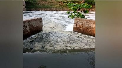 Bichpuri STP has been stopped and sewer has been put in canal in Agra