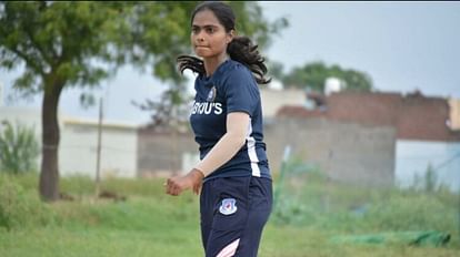 women cricketer Rashi of Agra has created many history with her bowling