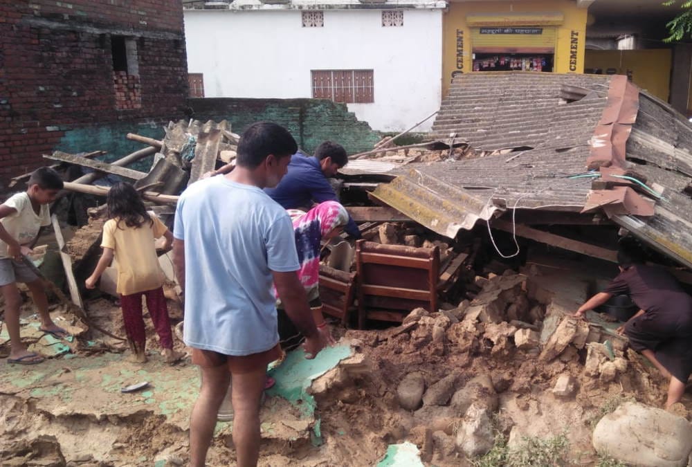 Dehradun Weather News House Collapses after heavy rainfall in Vikas Nagar Family Panic
