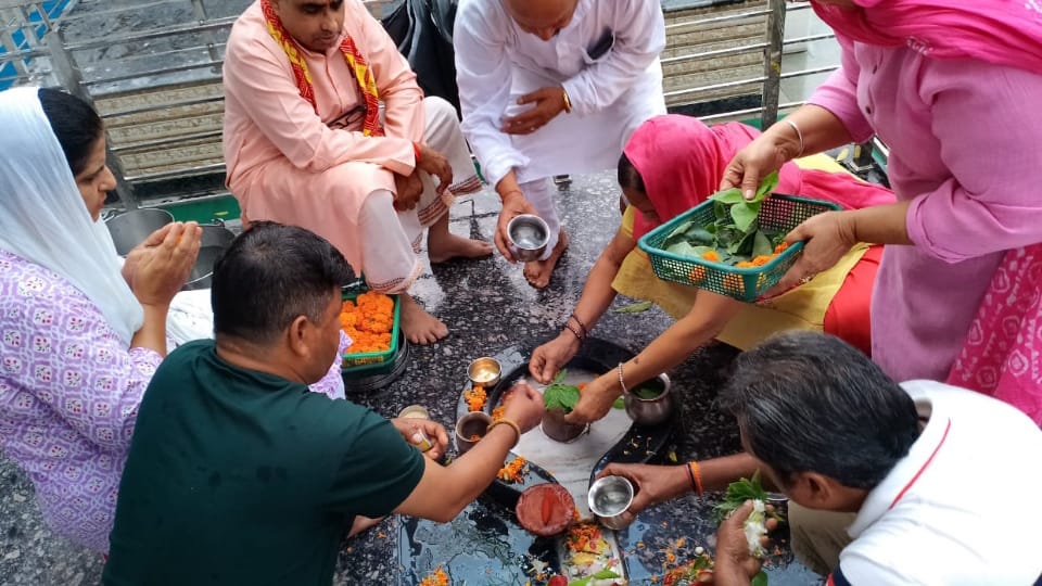 Sawan 2023 starts, devotees do jal abhishek in chandigarh shiv temples