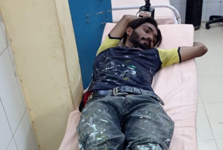 Meerut: In Sardhana, youths shot in the leg after assaulting a painter