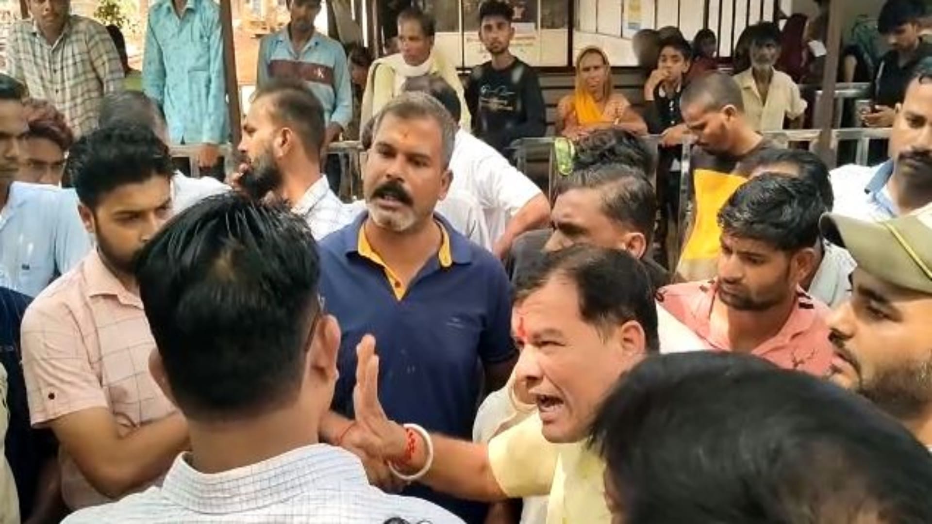 हिंदू संगठन ने की बुलडोजर चलाने की मांग