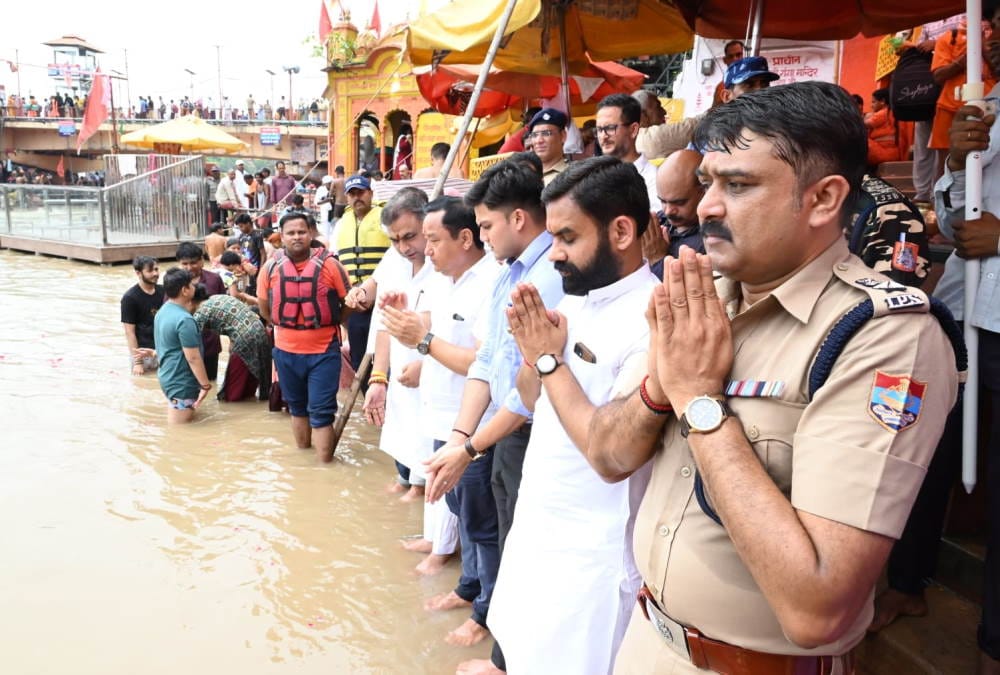 Kanwar Yatra Sawan 2023 Mela begins with Ganga Puja in Haridwar Crowd of Kanwariya on First Day