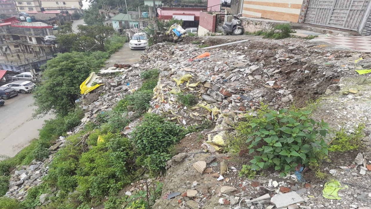 Land sinking Tutu, danger for three buildings including National Highway