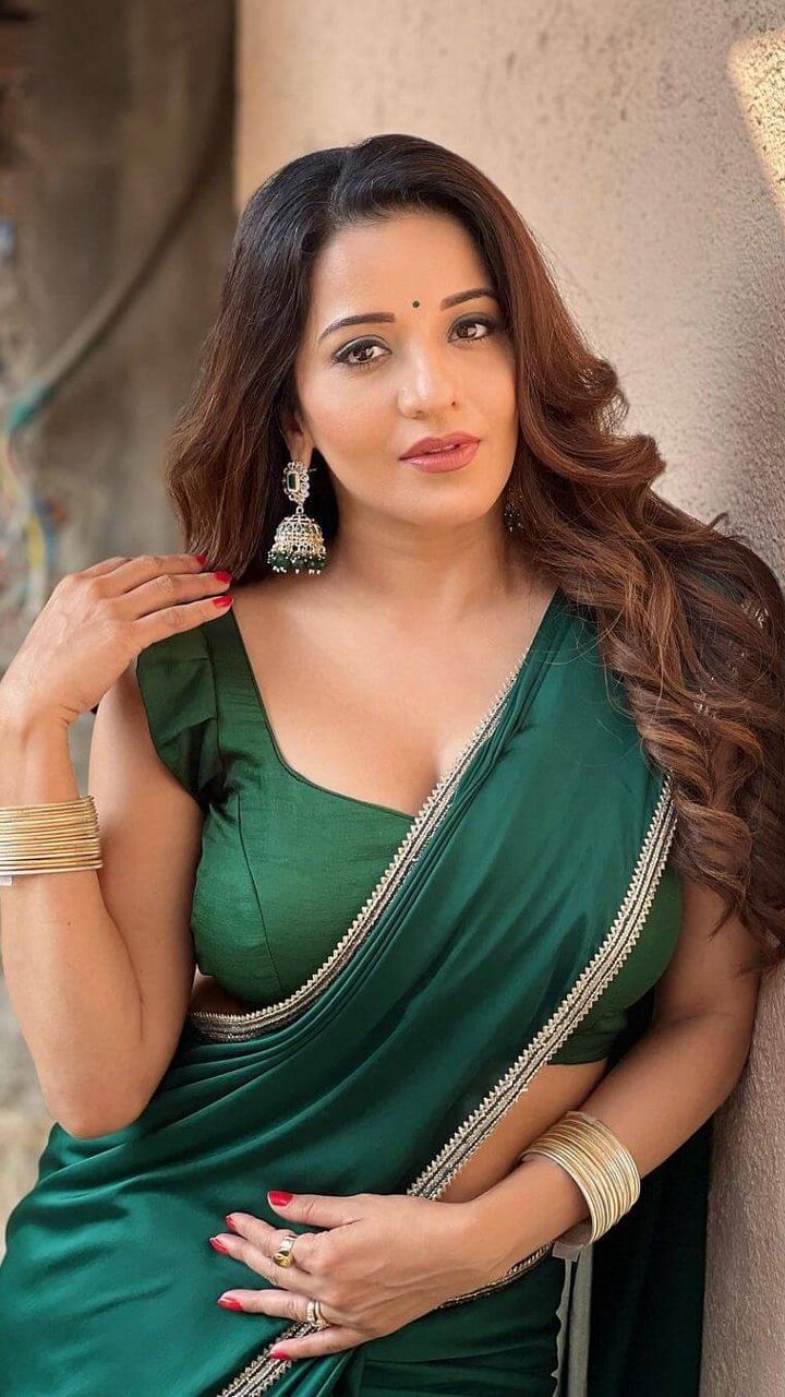 Bhojpuri actress monalisa looks gorgeous in saree see her stunning pics -  साड़ी में बवाल लगती हैं भोजपुरी एक्ट्रेस मोनालिसा, जितनी तारीफ करो उतनी है  कम 1, मनोरंजन न्यूज