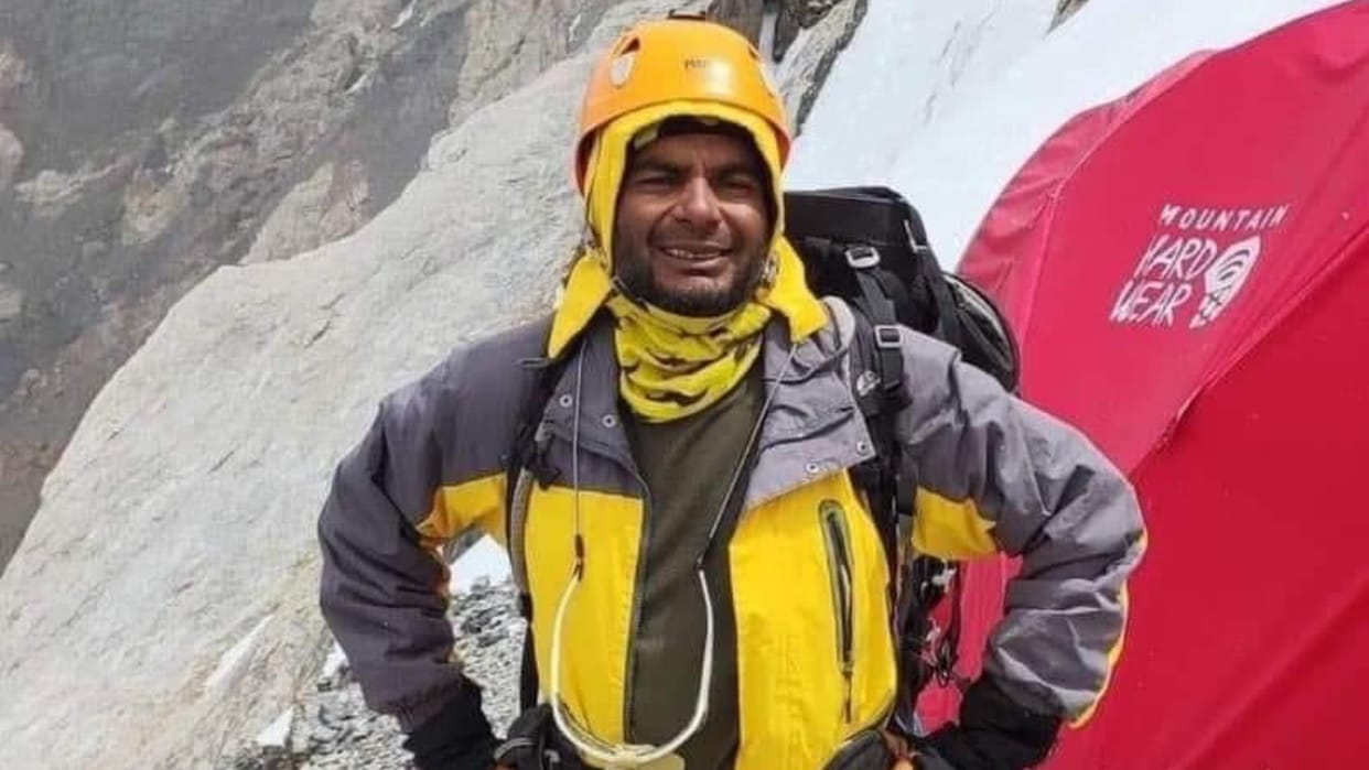 Pakistan: Mountaineer trapped in the peak of Nanga Parbat, rescue team said - will have to come down himself