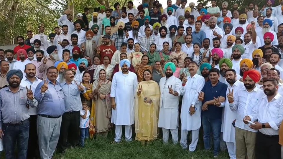 Aam Aadmi Party win no-confidence motion against Moga Municipal Corporation mayor