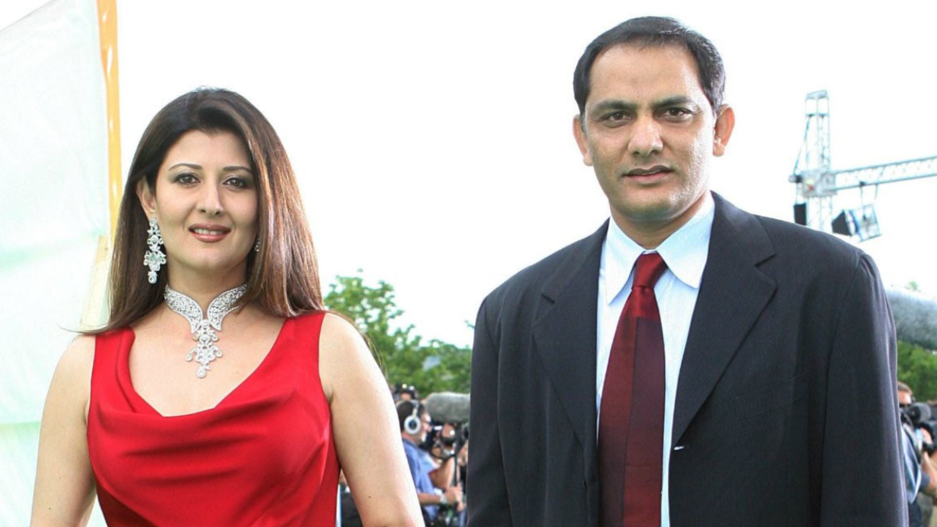 These Bollywood Actress are Unmarried after their Divorce Amrita Singh Karisma Kapoor Mahima Choudhary