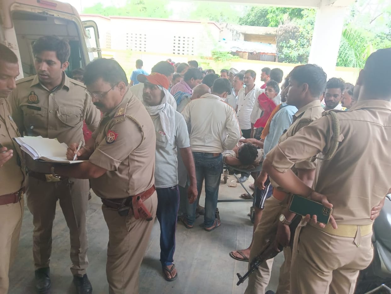 Sonebhadra Accident: Roadways bus collided with a tempo full of passengers, woman killed, eight injured