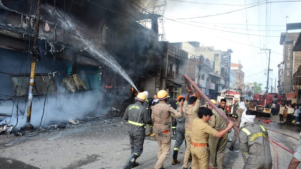 Fire broke out in three storey two electronic showroom in Sipri Bazar area