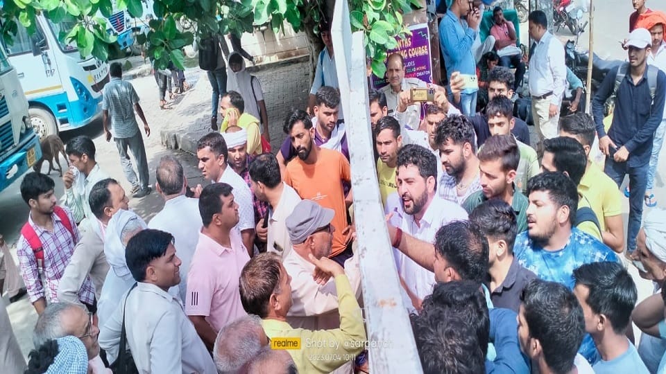 Students upset over lack of buses in Dadri, bus stand gate closed, demand to run bus on Dadri-Ranila route