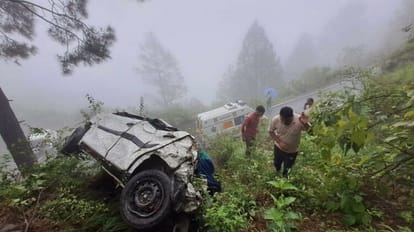 Accident in Chinyalisaur Uttarkashi mother and son died after vehicle fell into ditch Uttarakhand news