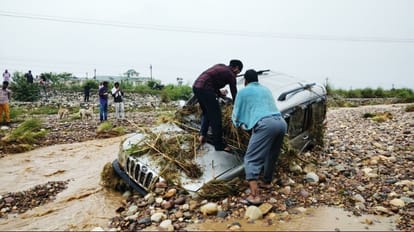 himachal rain alert: heavy rain una Scorpio car swept away by flash floods