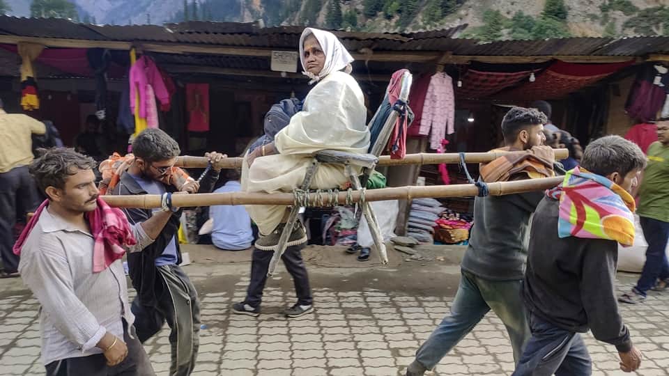 Amarnath Yatra 2023: more than fifty thousand pilgrims bow their head in four days at holy cave