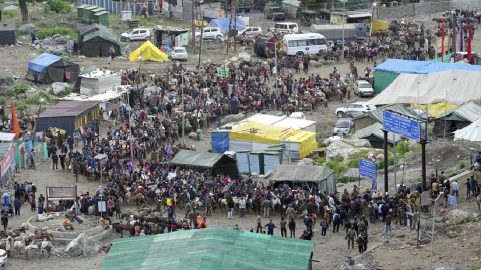 Amarnath Yatra 2023: 72 thousand visited in five days, devotees attending court by helicopter