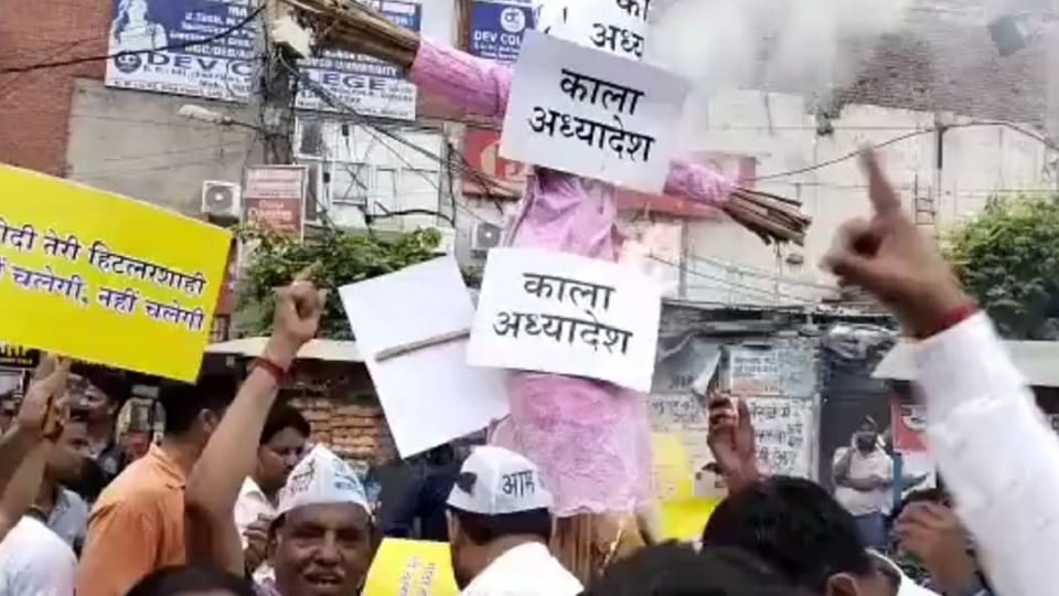 Delhi Streets roar against ordinance Protests were held in all assembly constituencies