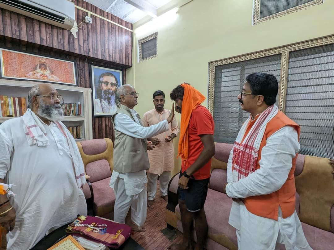 Mountaineer reached Ayodhya from Amarnath by running 1600 km in 32 days