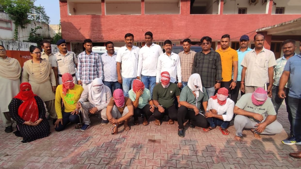 Nine arrested in case of duping two crores from rice trader by becoming ED officer in durg
