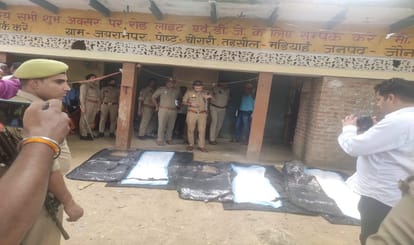 Five dead bodies found in house in jaunpur man hanged himself after killing his wife and childrens