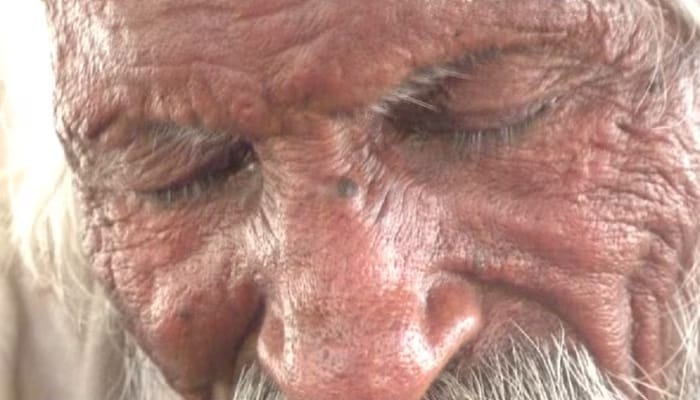 Sons made father homeless as soon as they got the property, forced to stumble door to door, complained to CM