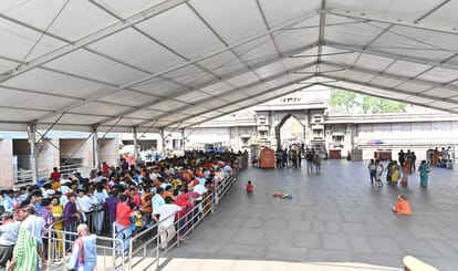 Sawan 2023 second day kashi Vishwanath temple  so many devotees performed Jalabhishek