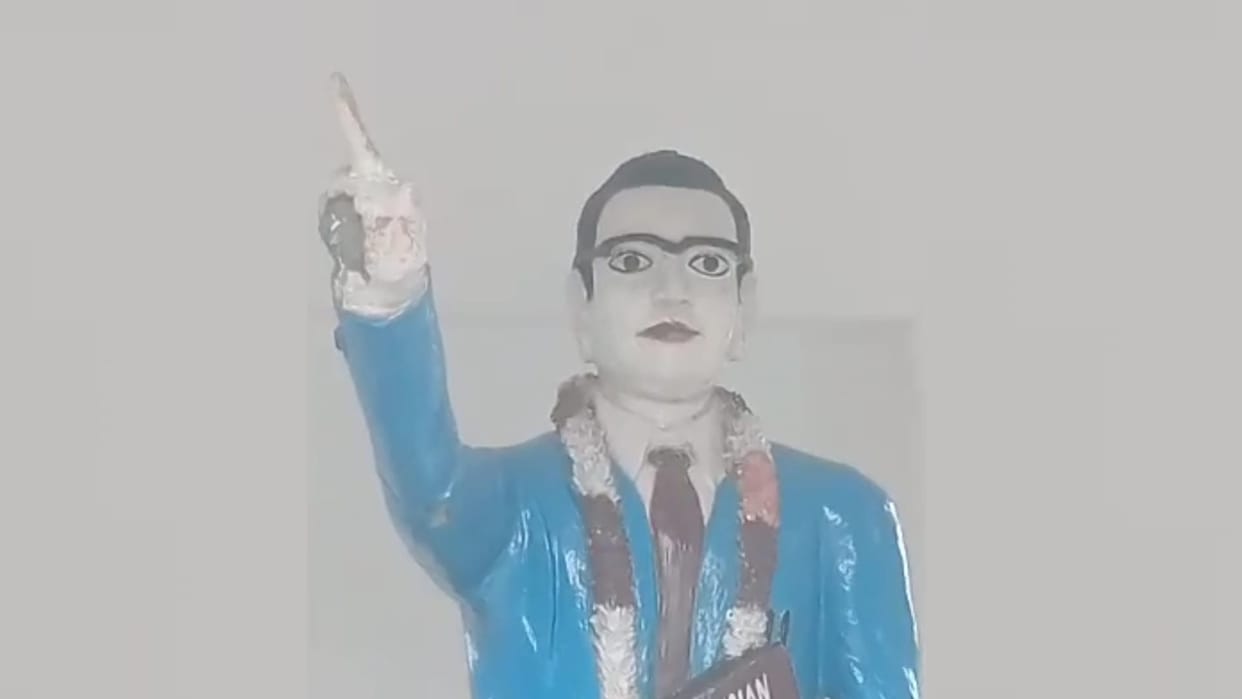 unsocial elements broken the idol of Ambedkar in Bakshi ka talab in Lucknow.