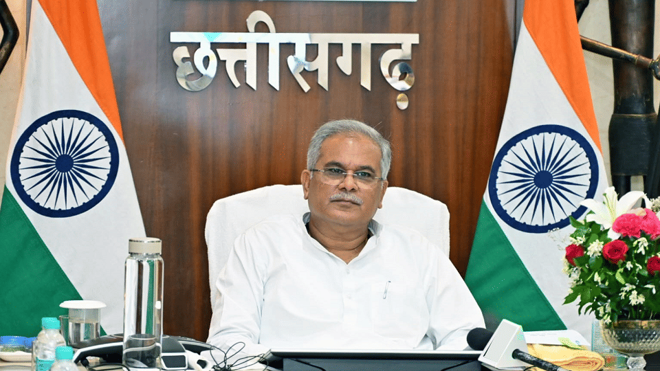 Raipur News CM Baghel reviewed the works of various departments