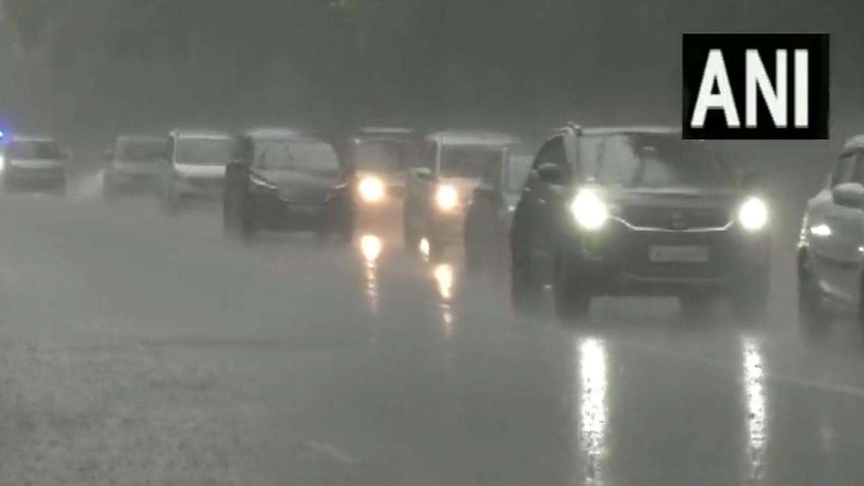It is raining heavily in Delhi-NCR