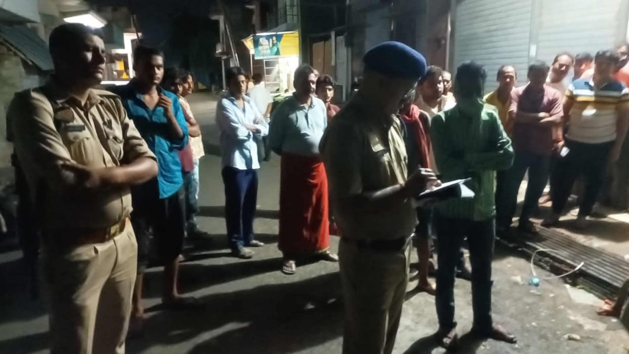 After an argument husband strangled his wife to death in sant kabir nagar