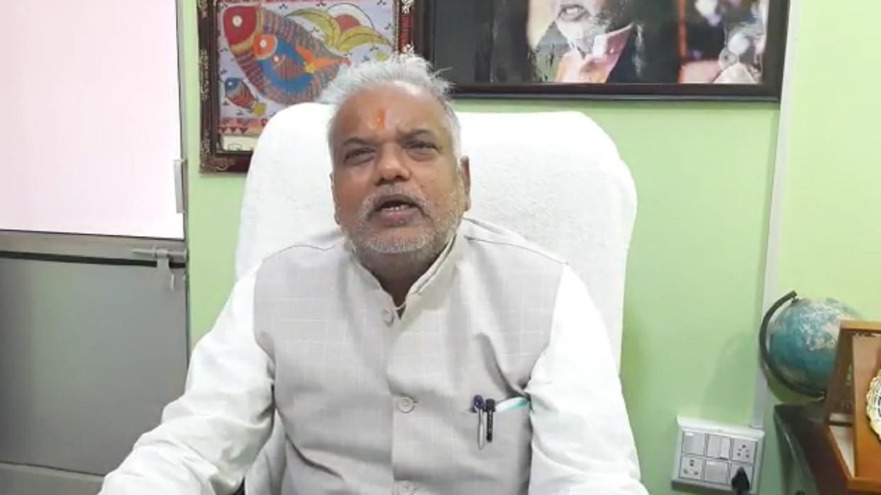 BJP and JDU is in favour of KK Pathak IAS against RJD education minister chandrashekhar in bihar news hindi