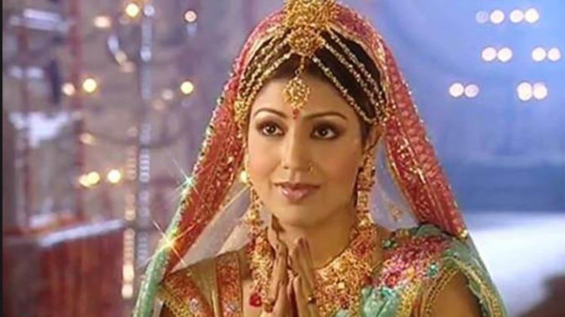 These Glamours Actress Played On Screen Devi Role in Movies Akansha Puri to Mouni Roy