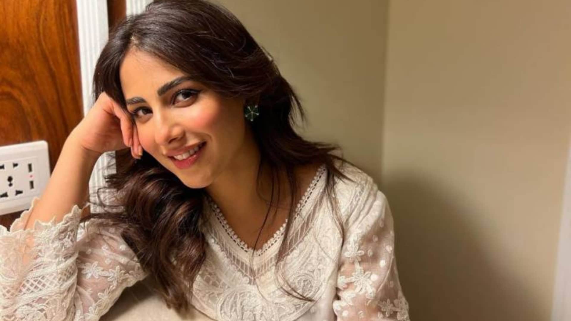 Pakistani actress ushna shah share photo with anurag kashyap reveals she met her husband because of him