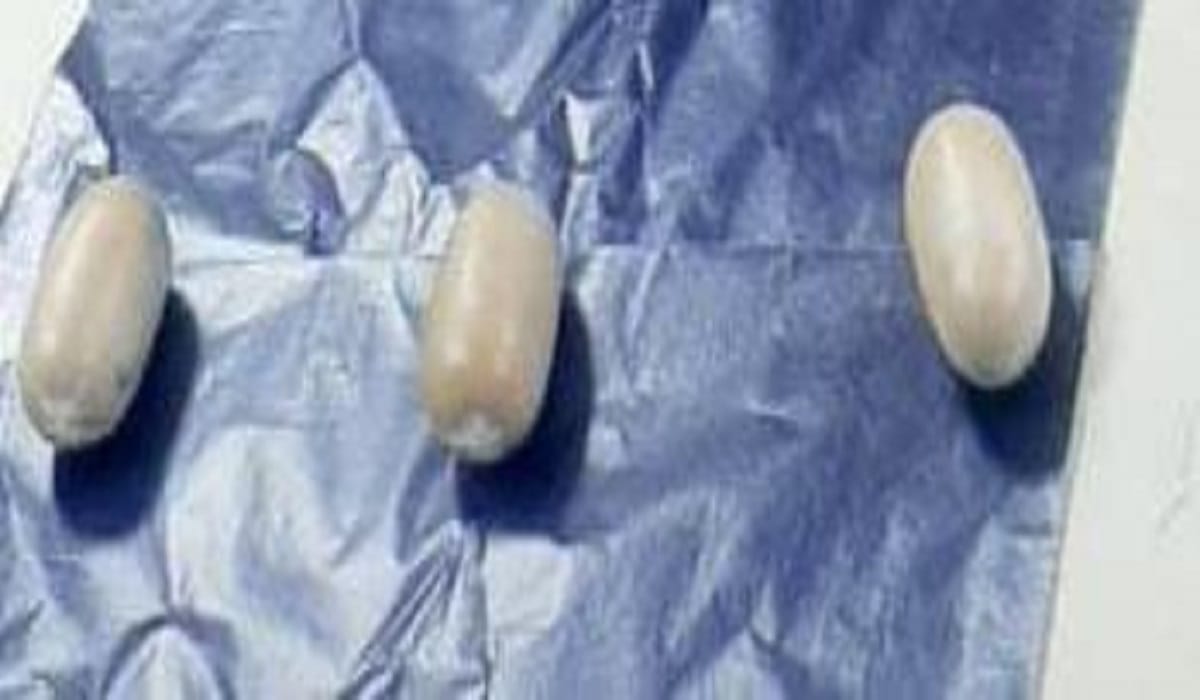 traveler from Sharjah to varanasi hide gold worth oF Rs 50 lakhs in such  place you will not believe