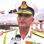 नौसेना प्रमुख एडमिरल आर हरि कुमार।