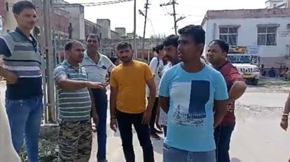 Army soldier burnt his wife and newborn alive : army jawan absconding after killing in bihar news hindi