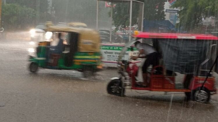 Delhi NCR Weather Live Update Heavy Rain in Delhi NCR Areas Know Weather News in Hindi