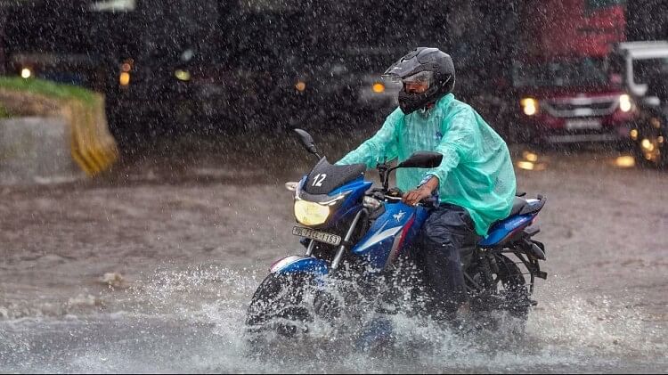 Weather Update: कई राज्यों में तूफानी बारिश, यूपी में 20 लोगों की गई जान, आज भी रेड अलर्ट