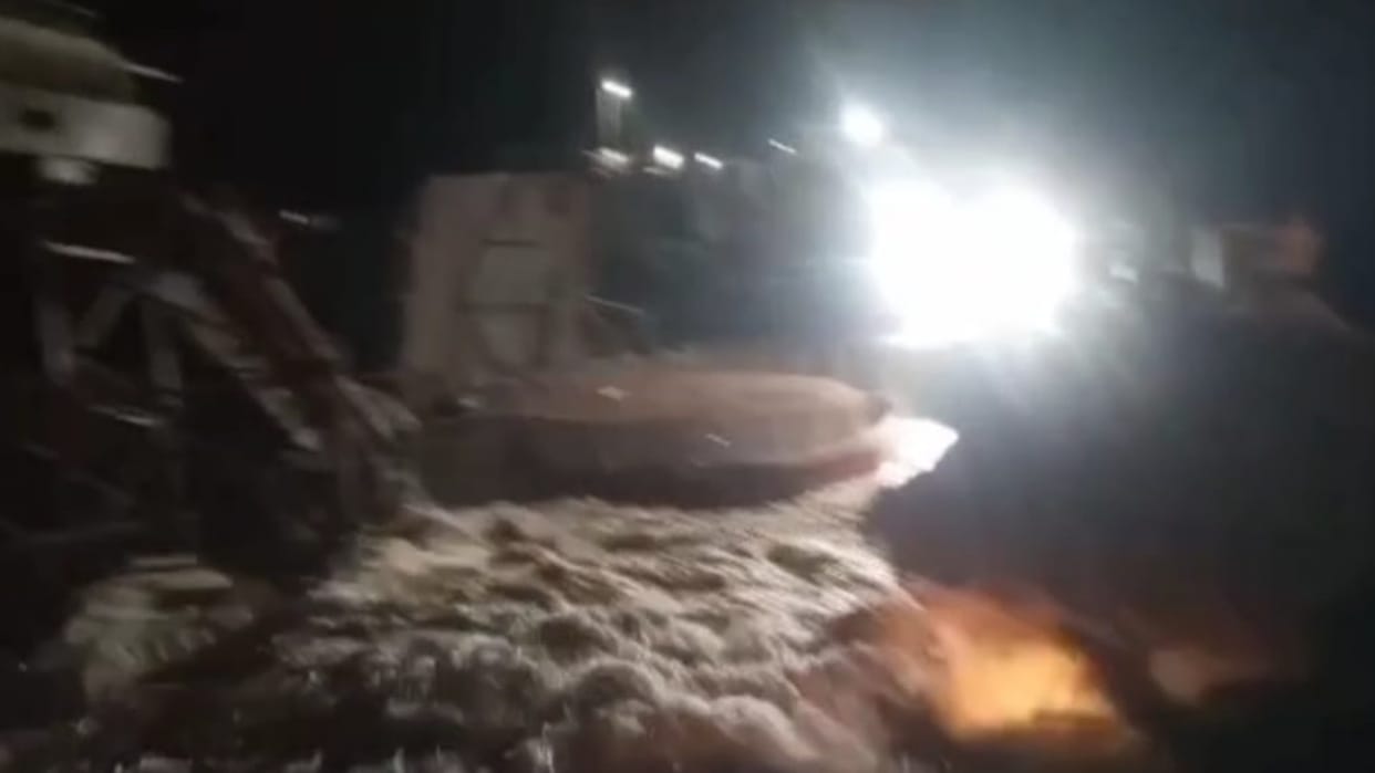 Bihar News Diversion made in 18 lakhs was washed away in strong current of river