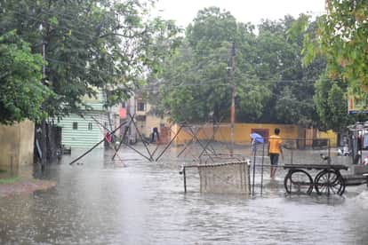Weather News: Monsoon rain in western UP, temperature dropped down