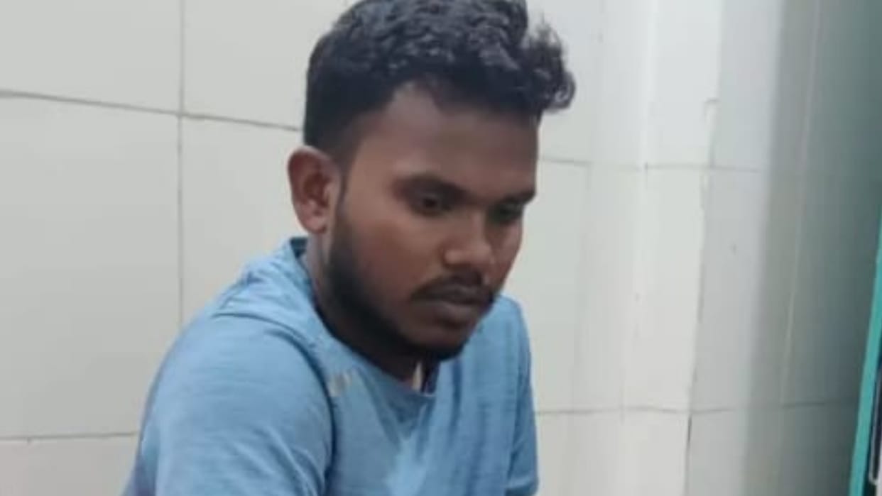 Agriculture extension officer attacked by entering house in Bijapur