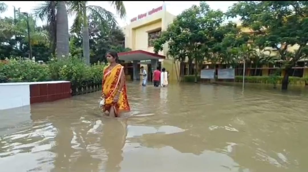 DMCH News: Studies stopped due to water logging in Darbhanga Medical College, hospital also in bad condition