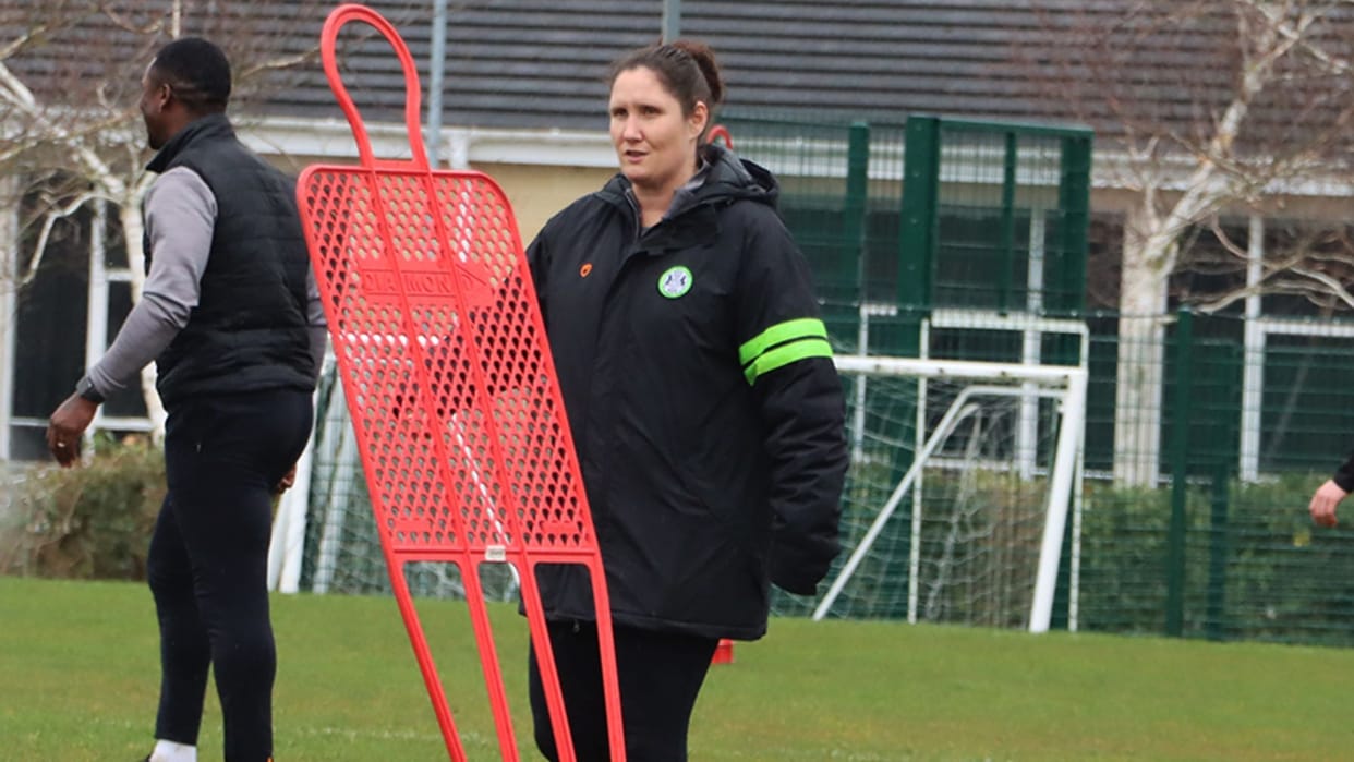 Football: Hana became the first female coach of English men's football club, know the whole matter