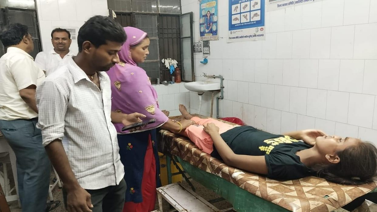 Leopard attacked father and daughter riding a bike in Maharajganj