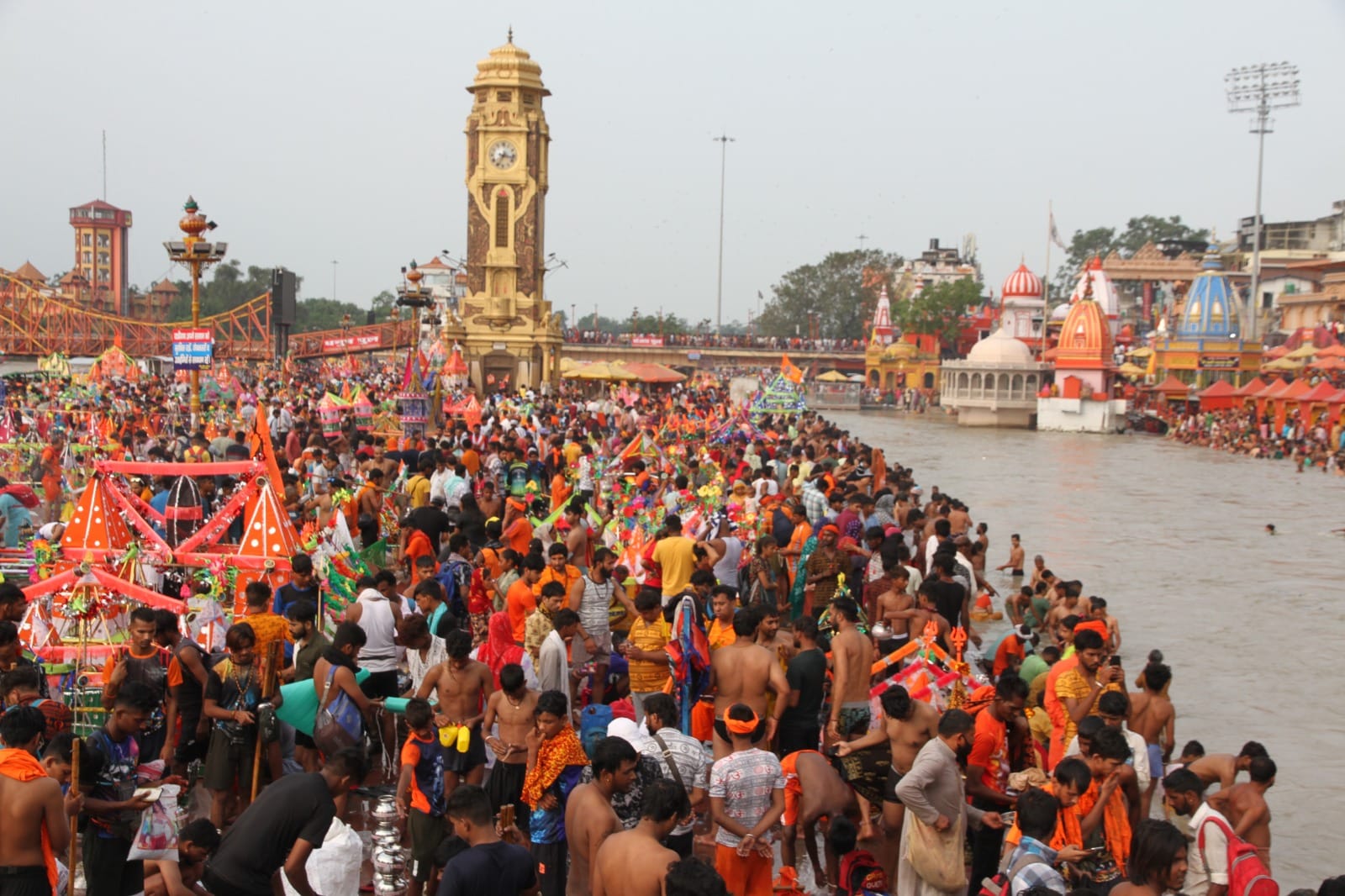Kanwar Yatra 2023 Huge Crowd in haridwar even rainfall More than 89 lakh Devotees took gangajal in six days