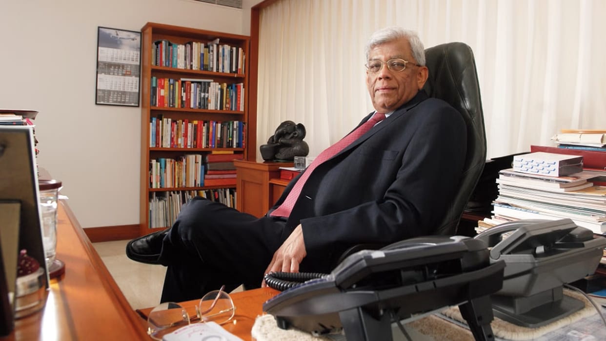 HDFC Merger Ex Chairman Deepak Parekh 45 Year offer letter shows his first salary viral photo news and updates