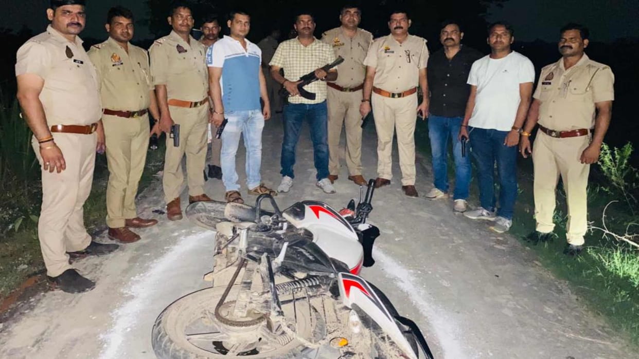 Four prize crooks arrested in encounter three of them got shot in kushinagar